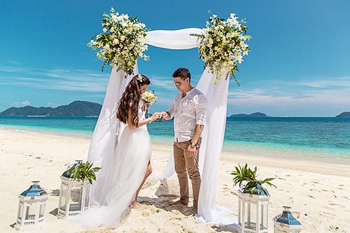Свадебная фотосессия с аркой на Пхукете