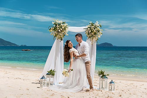 Свадебная фотосессия с аркой на Пхукете
