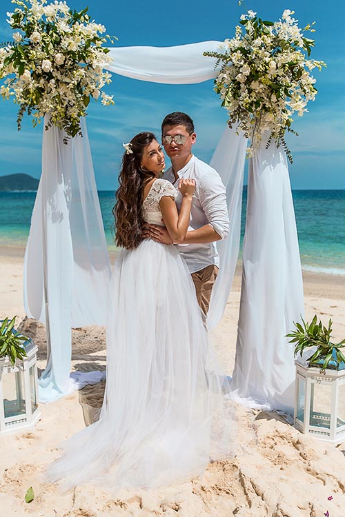 Свадебная фотосессия с аркой на Пхукете