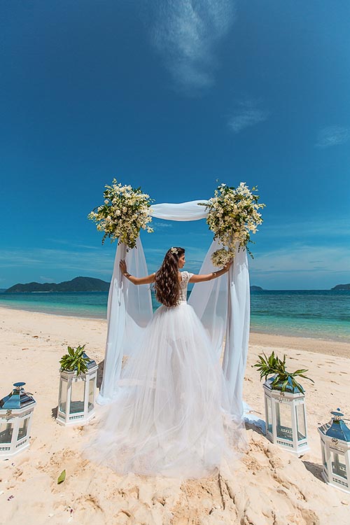 Свадебная фотосессия с аркой на Пхукете