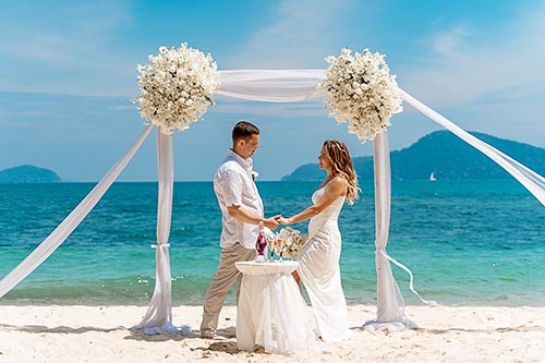 Свадебная фотосессия с аркой на Пхукете