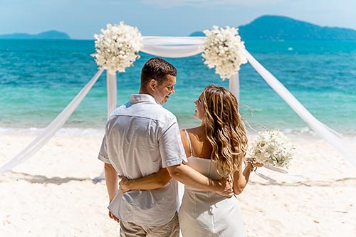 Свадебная фотосессия с аркой на Пхукете