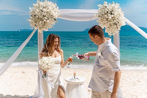 Свадебная фотосессия с аркой на Пхукете