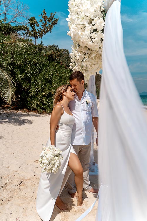 Свадебная фотосессия с аркой на Пхукете