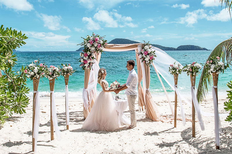 Тайская свадьба на пляже на Пхукете