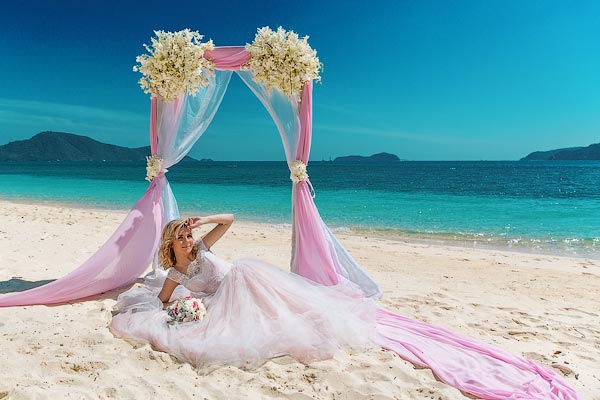 Фото фотосессия с аркой на Пхукете