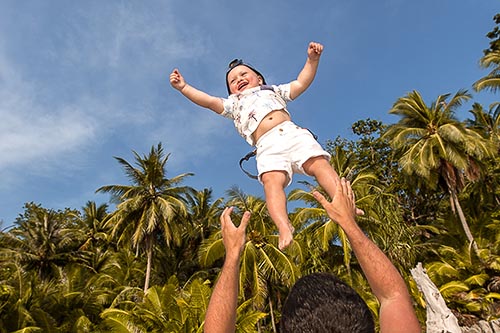 Семейная фотосессия на Freedom Beach на Пхукете в Тайланде