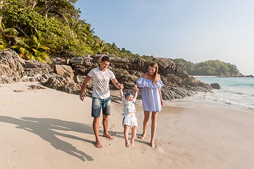 Семейная фотосессия на Freedom Beach на Пхукете в Тайланде