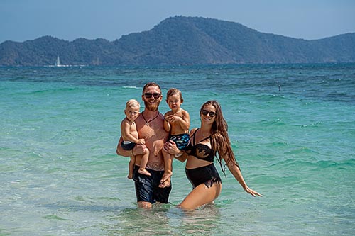 Семейная фотосессия на необитаемом острове на Пхукете