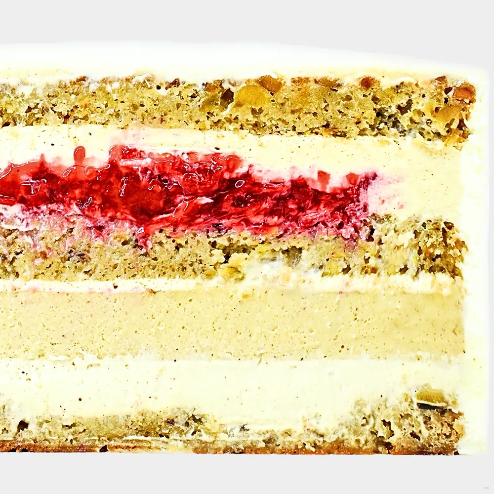 Фисташково-малиновый торт на Пхукете