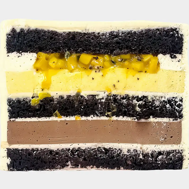 Шоколадный торт с манго в Таиланде на Пхукете