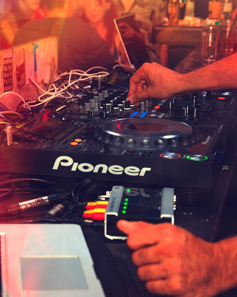 Ди-джей на свадьбу в Таиланде на Пхукете