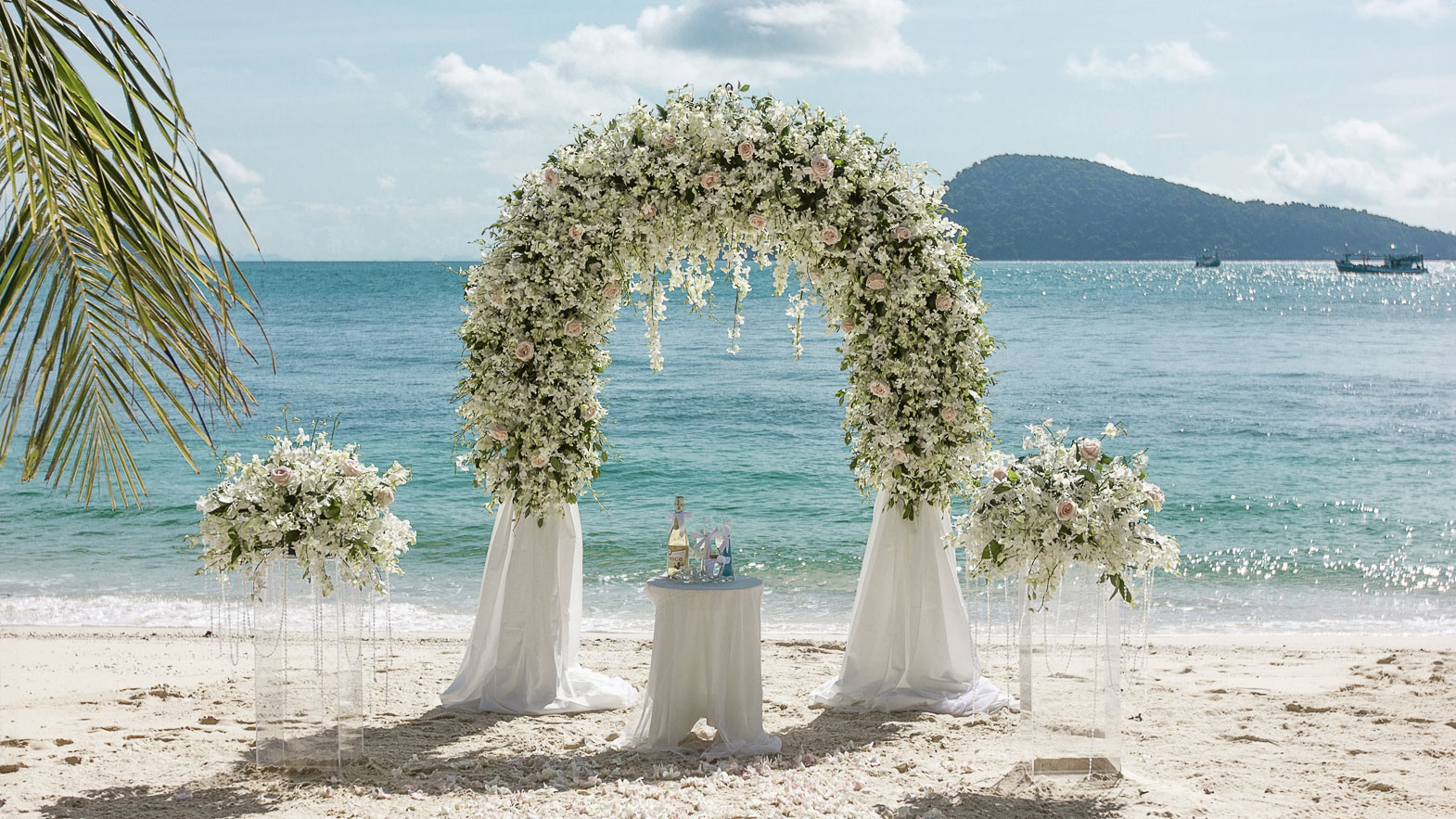 Фотосессия с аркой на Пхукете видео