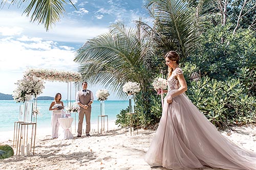 Ина и Таутвидас тропический шатер