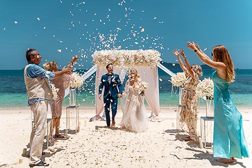 Белый свадебный шатер, арка на Пхукете