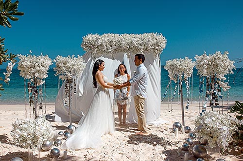 Синяя свадебная арка на Пхукете