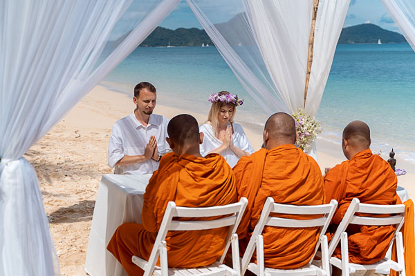 Тайская свадьба на пляже на Пхукете