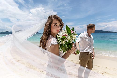 Свадебная фотосессия на необитаемом острове вблизи Пхукета