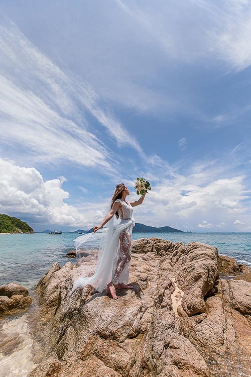 Свадебная фотосессия на необитаемом острове вблизи Пхукета