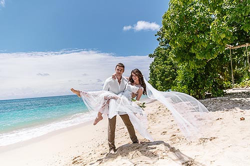 Свадебная фотосессия на необитаемом острове вблизи Пхукета