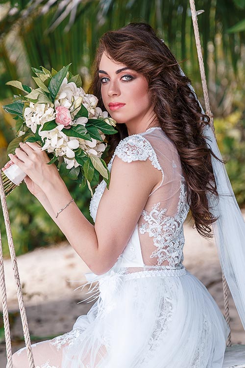 Свадебная фотосессия на необитаемом острове вблизи Пхукета