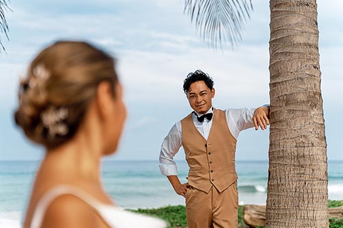 Свадебная фотосессия на пляже Карон на Пхукете в Таиланде