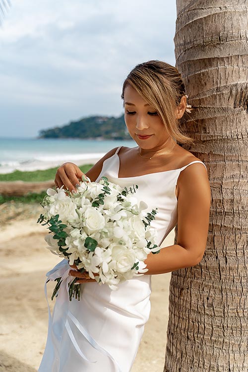 Свадебная фотосессия на пляже Карон на Пхукете в Таиланде