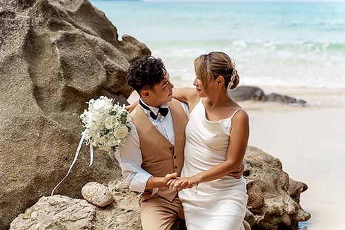Свадебная фотосессия на пляже Карон на Пхукете в Таиланде