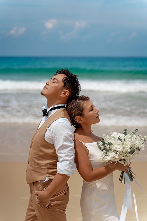 Свадебная фотосессия на пляже Карон на Пхукете в Таиланде