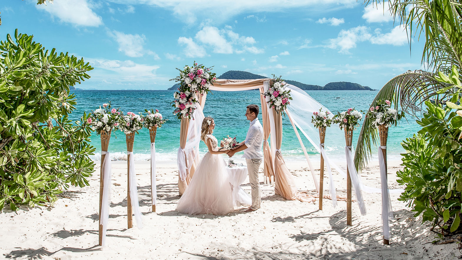 Фотосессия с аркой на Пхукете видео